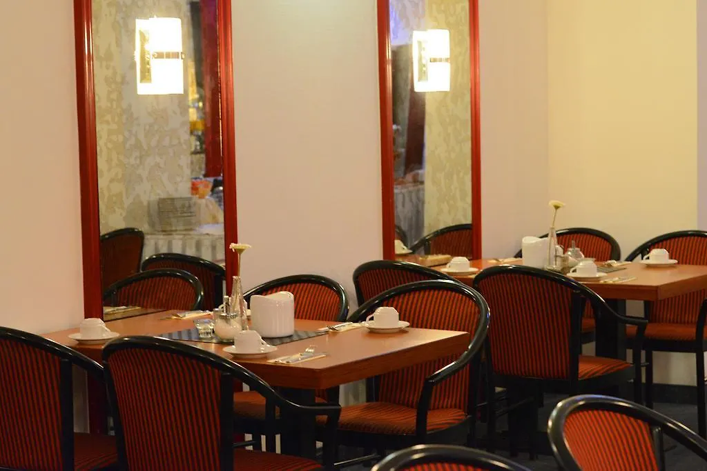 Ina Hotel Royal Cologne
